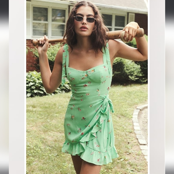 Wayf Dresses & Skirts - NWT WAYF Wrap Front Tie Strap Mini Dress in Mint Ditsy Sz. XS